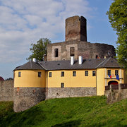 Pohled na hrad přes příkop