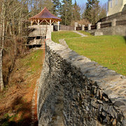 Jihozápadní úsek hradby se západní baštou po provedení obnovy